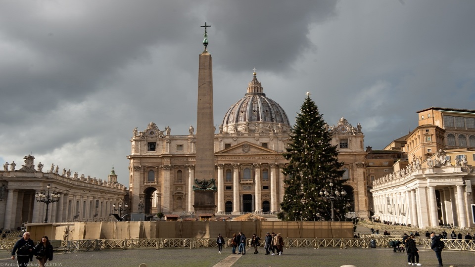 Tại sao Thánh Gioan Phaolô II lại bắt đầu truyền thống dựng cây thông Noel ở Vatican?