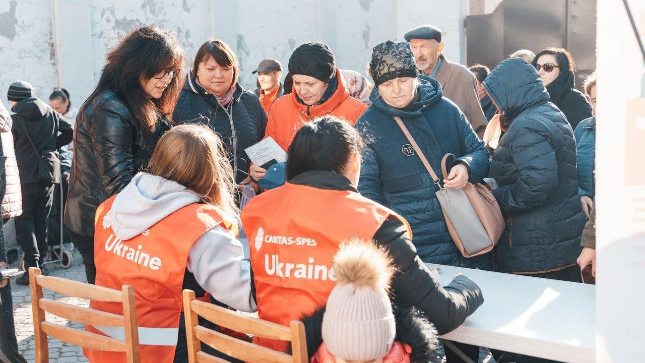 Caritas Tây Ban Nha hỗ trợ Ucraina 214 ngàn euro chống nạn buôn người