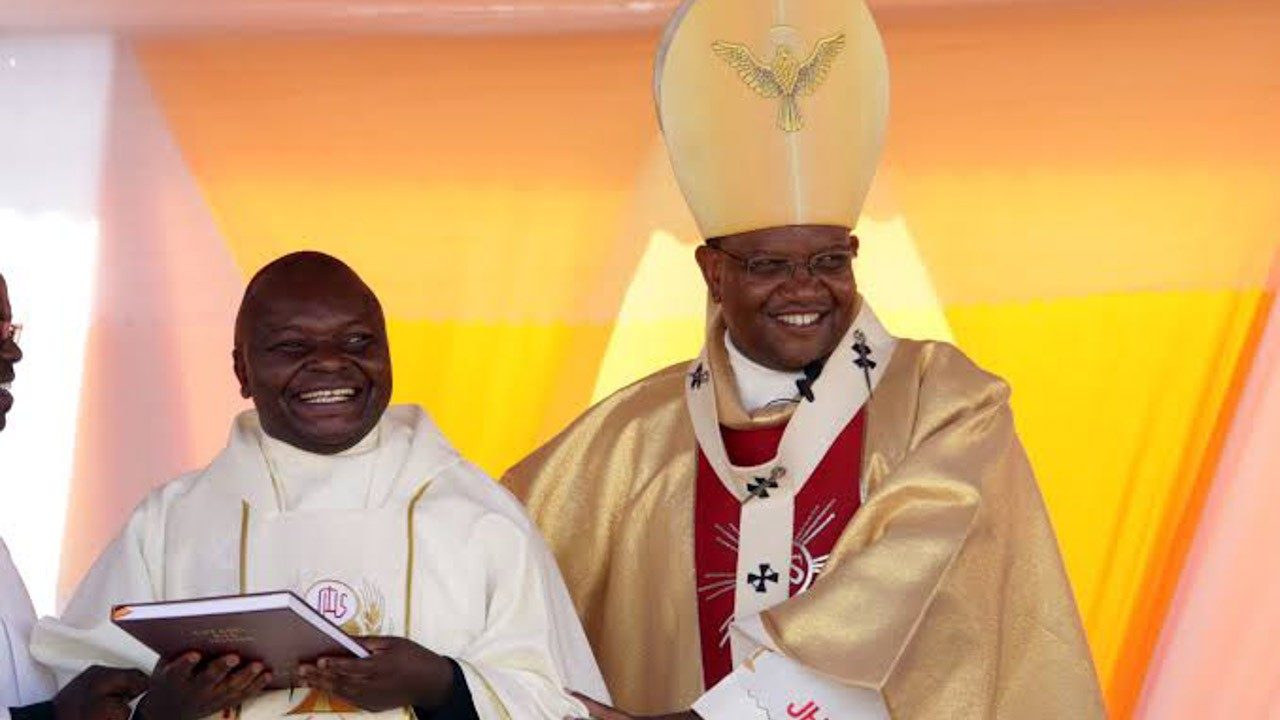 Chứng tá của cha Michael, linh mục mù đầu tiên của Kenya