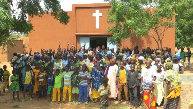 ĐTC Phanxicô chia buồn về vụ tấn công nhà thờ Công giáo và đền thờ Hồi giáo ở Burkina Faso