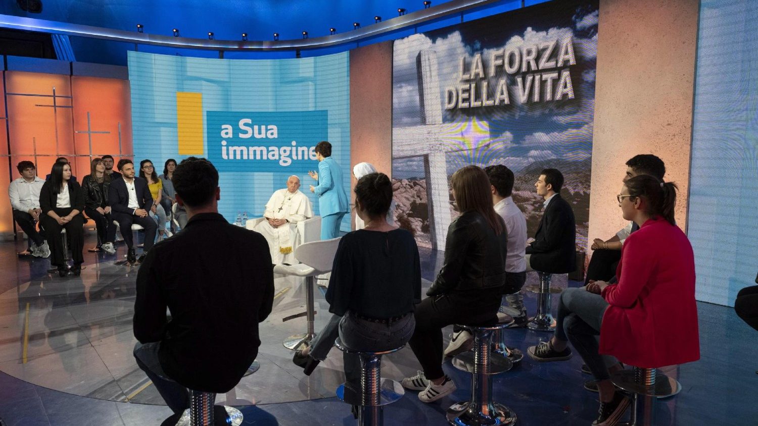 ĐTC thảo luận về đức tin, các vấn đề của thế giới trên đài truyền hình Ý