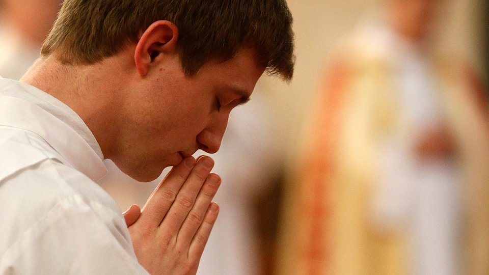 Lời cầu nguyện xin ơn trợ lực cho những ai muốn biện phân ơn gọi linh mục
