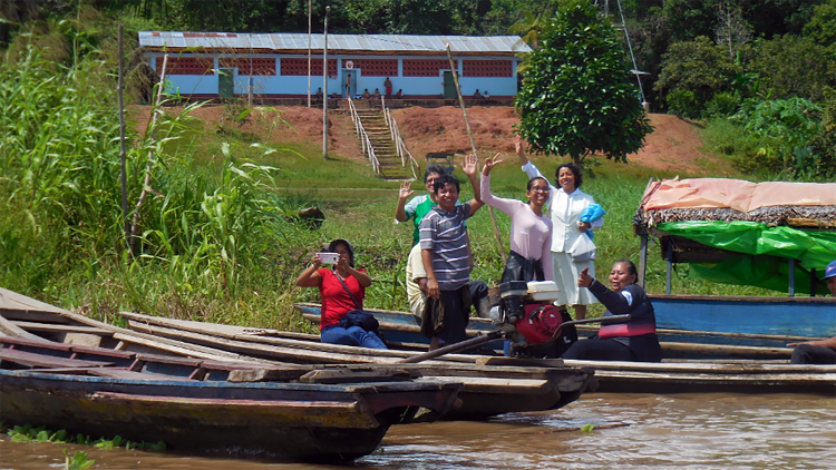 Rao giảng Tin Mừng ở vùng địa lý khắc nghiệt dọc những con sông của Amazon thuộc Peru