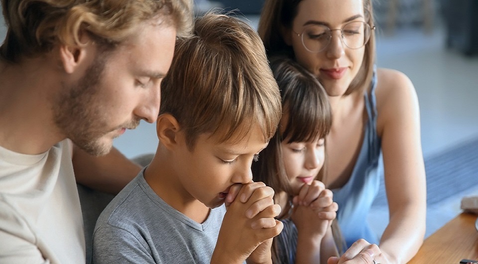 Thánh Giuse dạy các người cha cách để hướng dẫn đời sống cầu nguyện trong gia đình