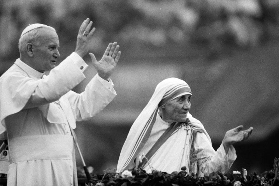motherteresaandpopejohnpauliiafp000arp3010780e1636168680560 motherteresaandpopejohnpauliiafp000arp3010780e1636168680560