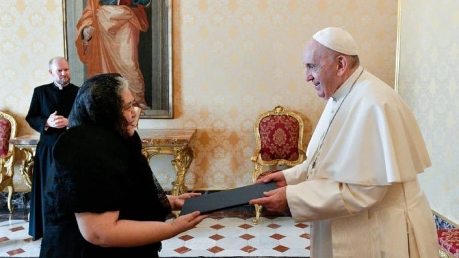 popefrancisandphilippineambassadormacahilig696x464
