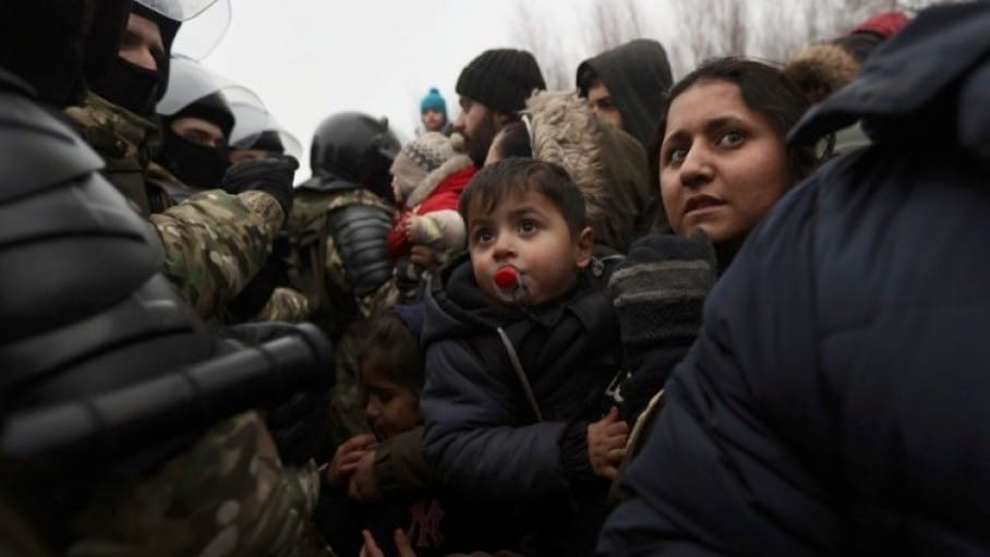 migrantsgatheronthebelarusianpolishborder