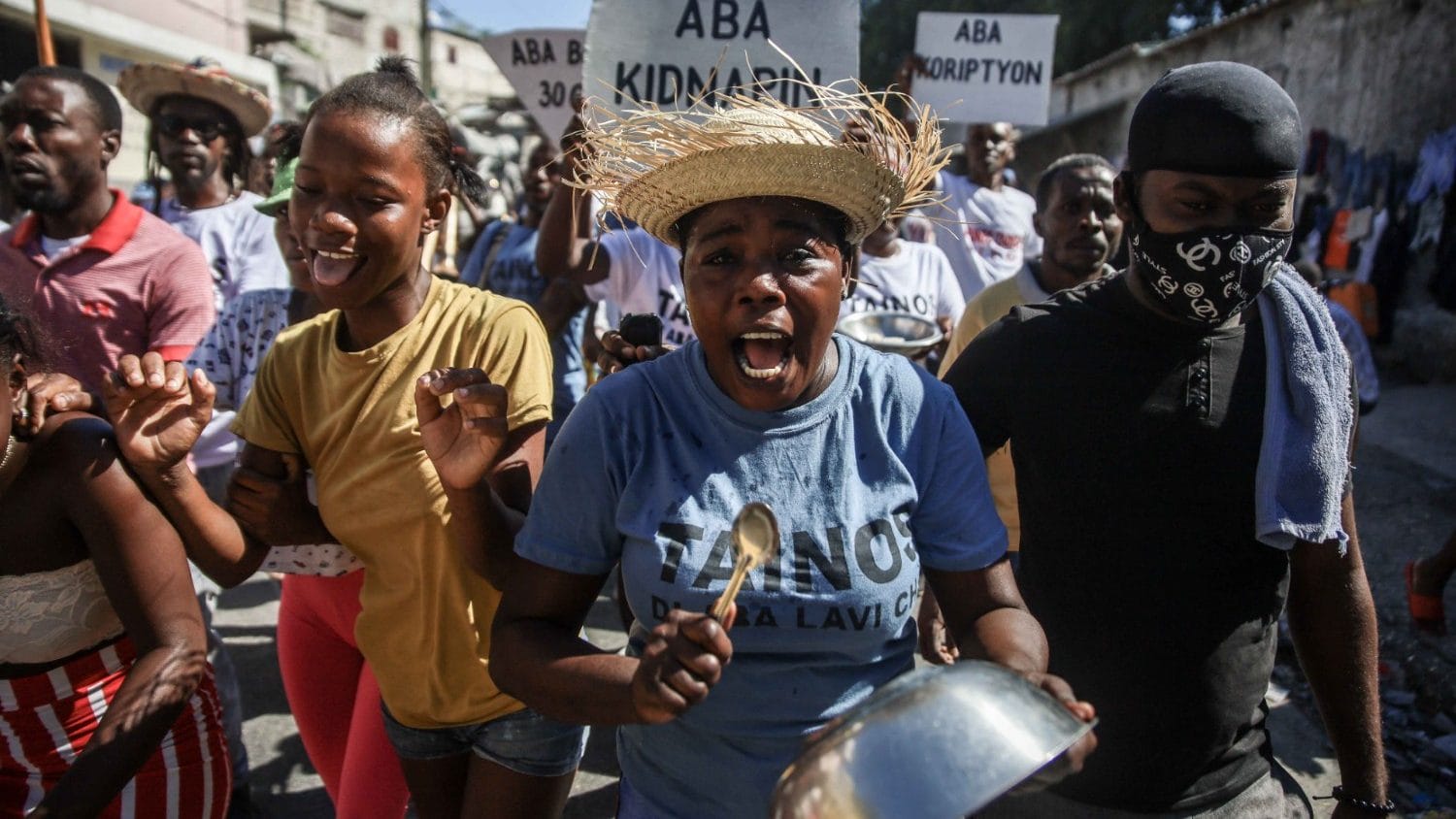17-nha-truyen-giao-o-haiti-bi-bat-lam-con-tin-da-duoc-tu-do