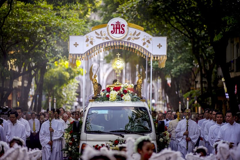 cavantinhuucungnghinhminhthanhchuataihanoi1