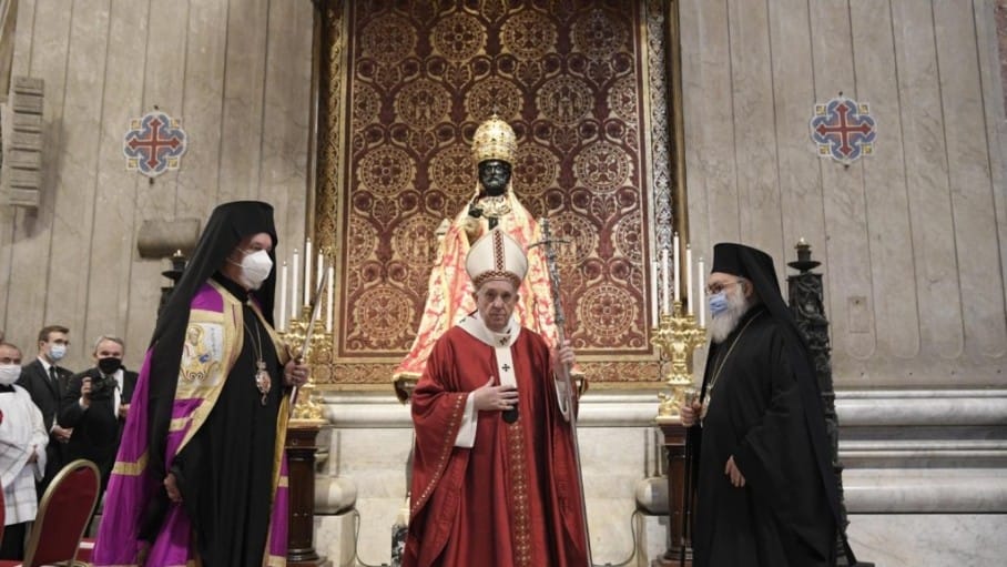 filephotooforthodoxdelegationatmasswithpopefrancison29june2021vaticanmedia