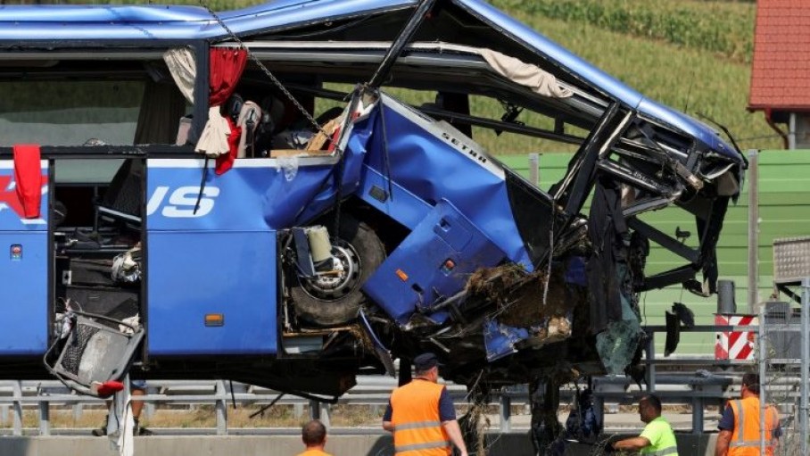 wreckageofthebuswhichcrashednearvarazdin