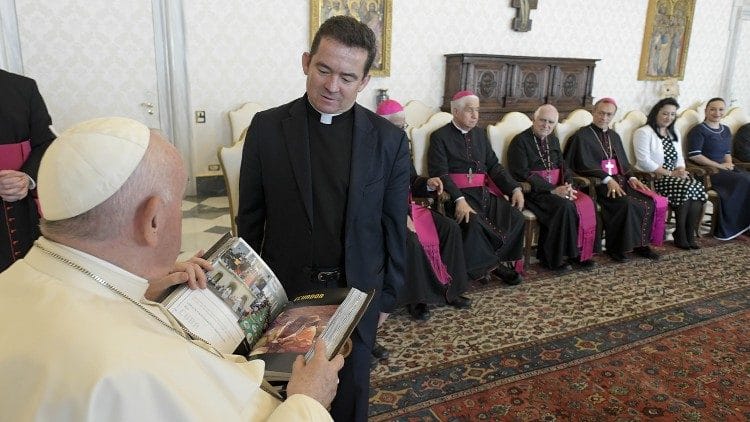 pope1234567891011121314151617181920212223242526272829303132