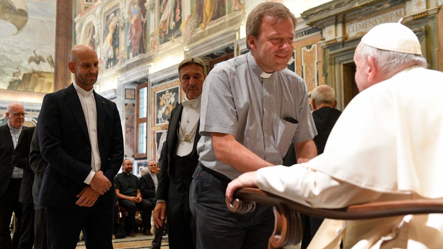 pope212345 pope212345