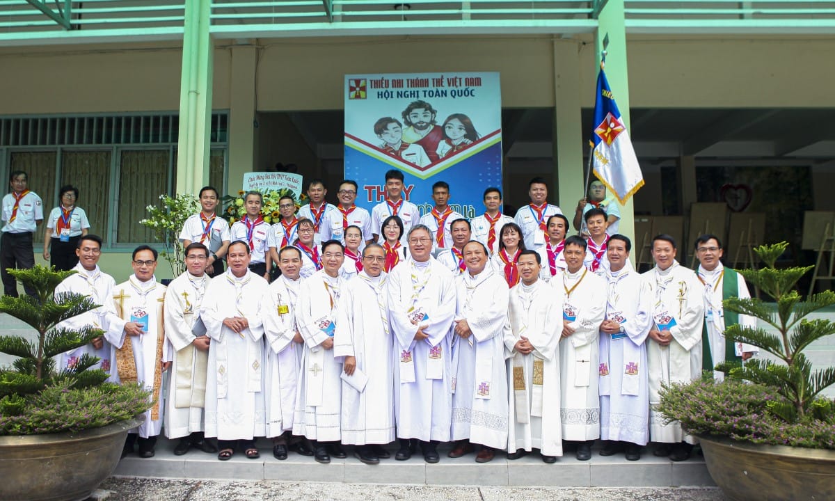 hoinghitoanquoctntt2022ngay2baocaoketquahoatdong