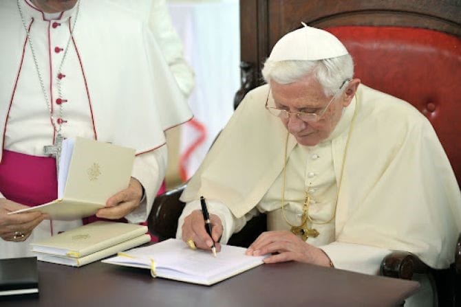 ducbenedictoxvi10suytuvevedepcuatinhyeuvadaukho ducbenedictoxvi10suytuvevedepcuatinhyeuvadaukho