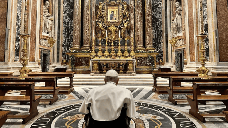 ilpapafrancescoasantamariamaggioredopoilviaggioinungheria