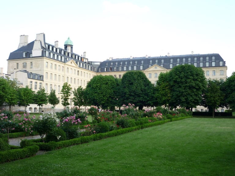 hoithuasaihaingoaiparislaai