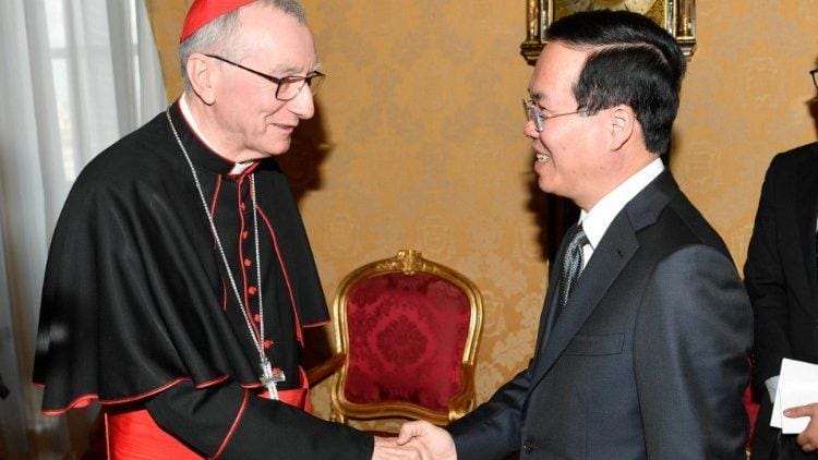 presidentvovanthuyongandcardinalpietroparolin