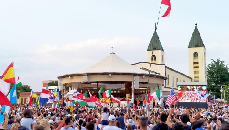 internationalesjugendfestivalvonmedjugorjejugendfestivalfahnen