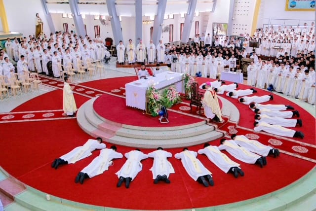 ordaining
